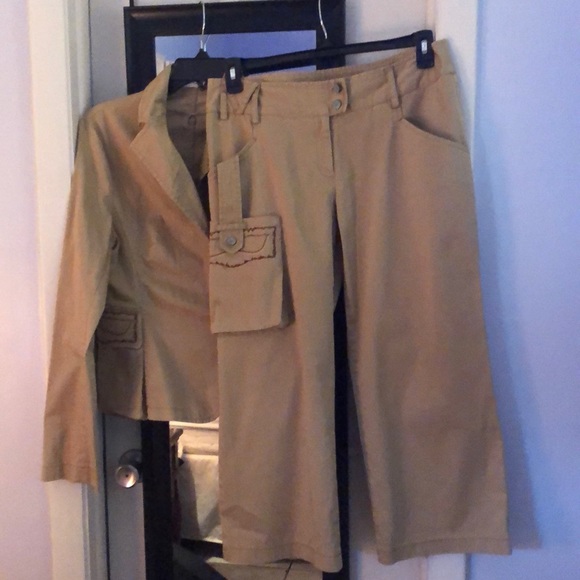 Two piece jacket Size 42 and cropped pants size 44 by Mascara - Picture 2 of 16